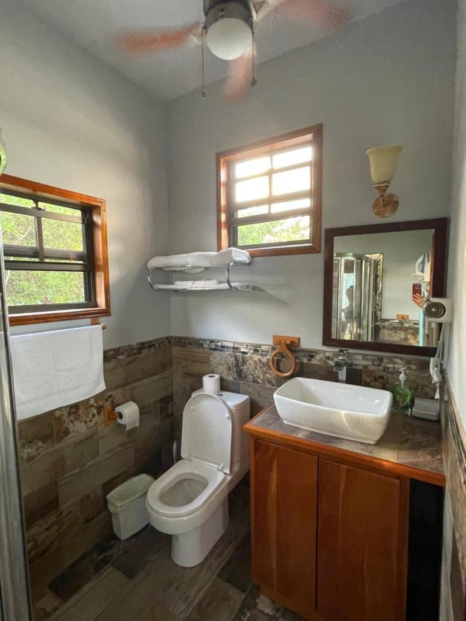 Hidden Treasure Vacation Home Blue Bay Cottage เคย์คอล์กเกอร์ ภายนอก รูปภาพ