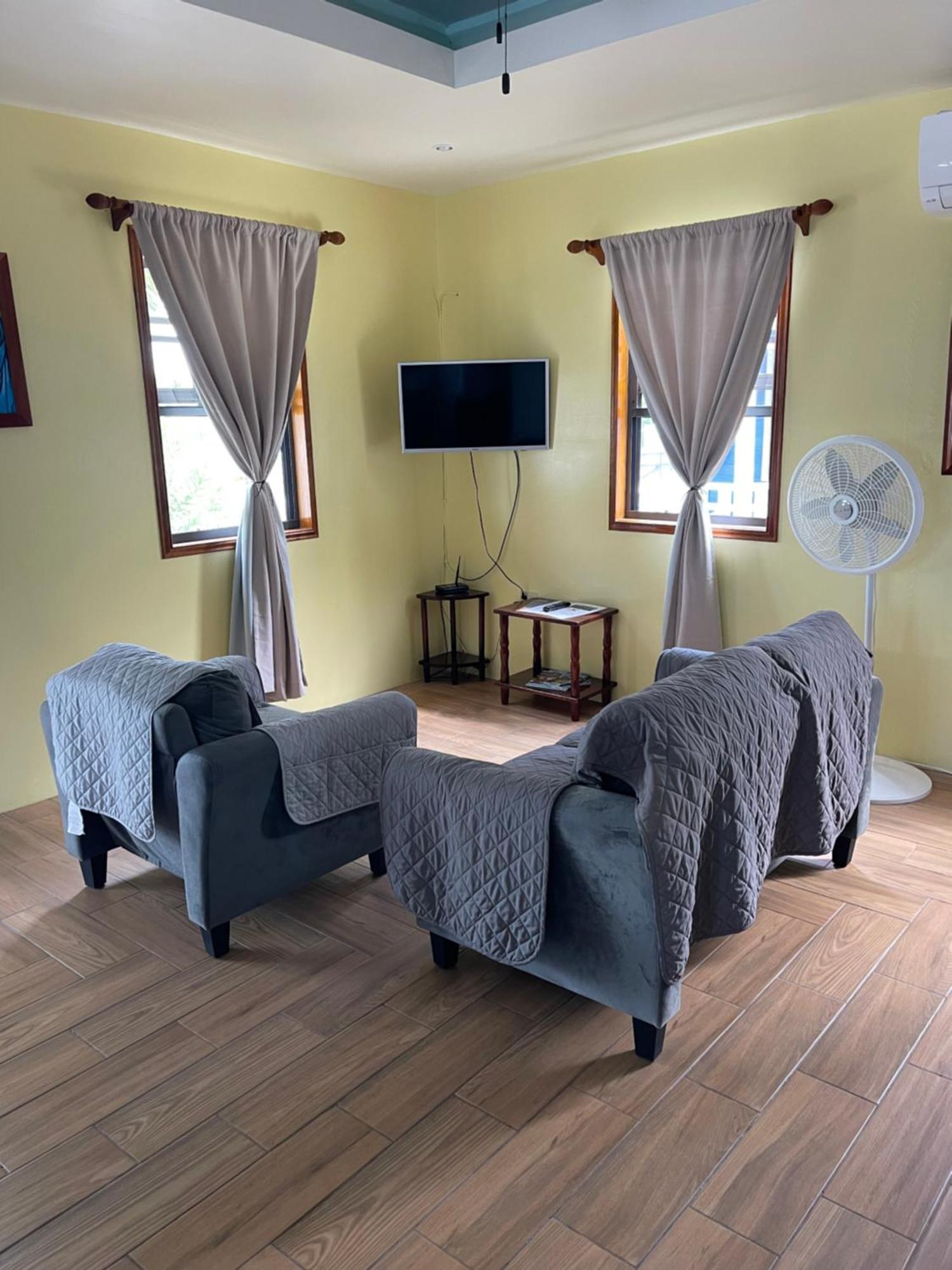Hidden Treasure Vacation Home Blue Bay Cottage เคย์คอล์กเกอร์ ภายนอก รูปภาพ
